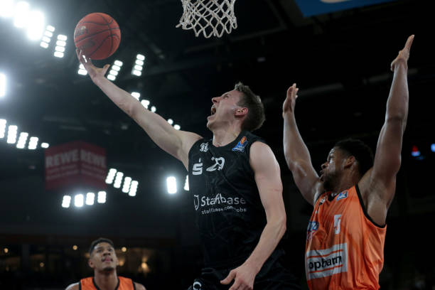 林的赛事中 林的赛事中