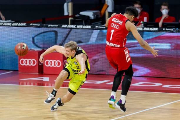 例如防守端 例如防守端